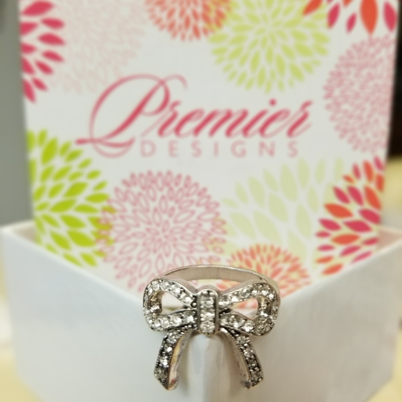 Premier Designs Jewelry - Bow Ring Premium Design Something Special